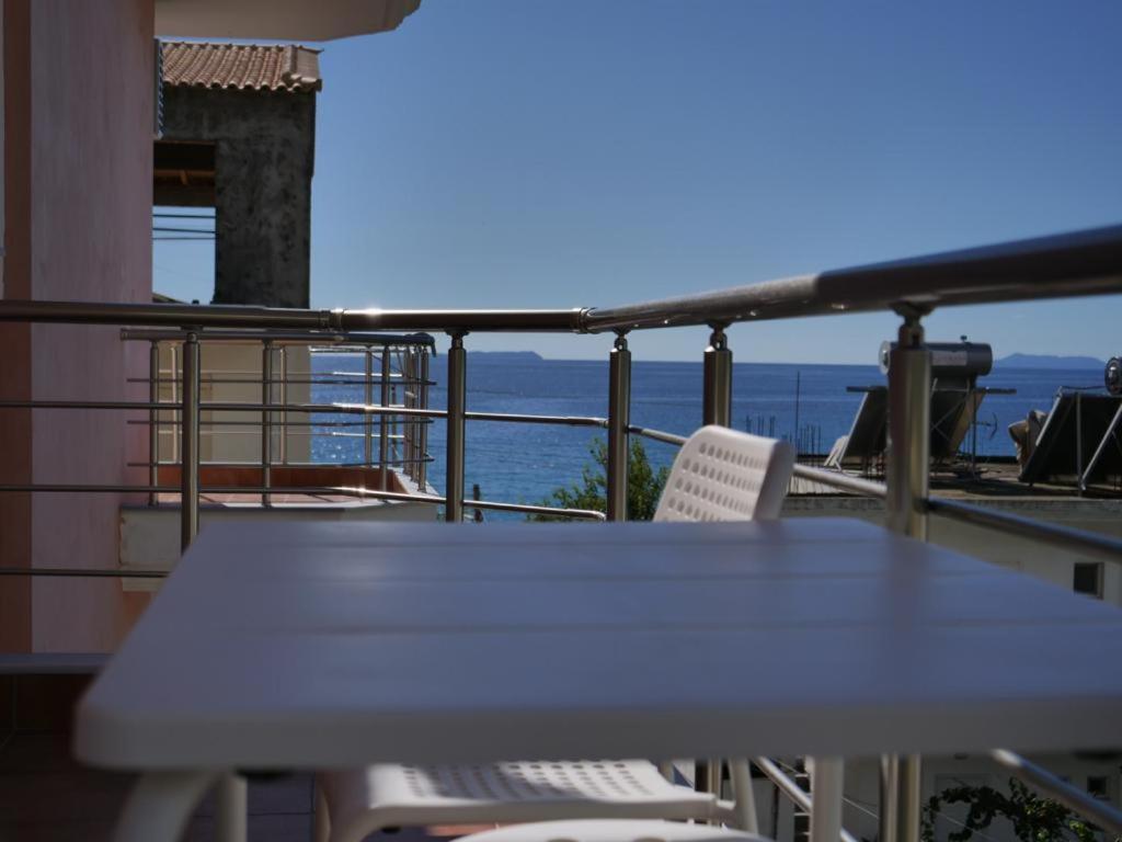 Himara Royal Hotel Eksteriør bilde
