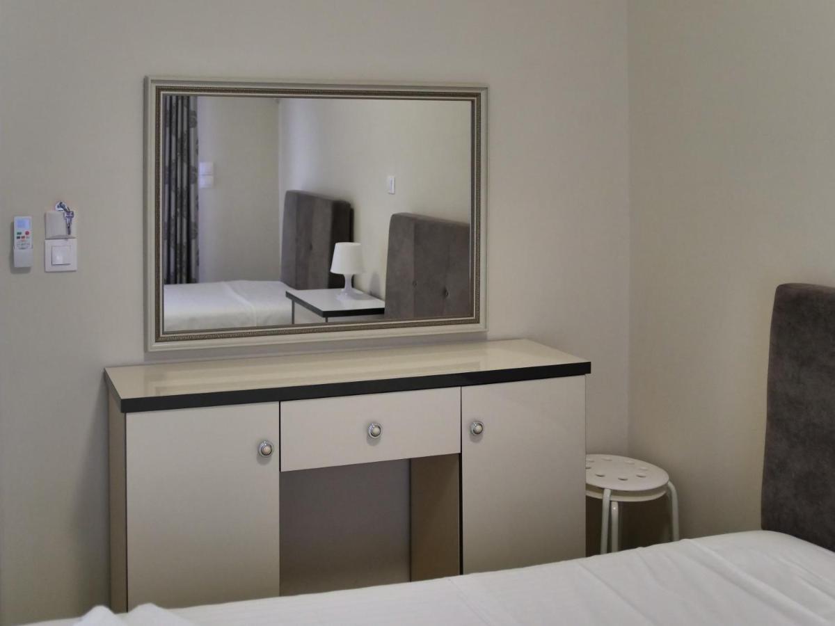 Himara Royal Hotel Eksteriør bilde